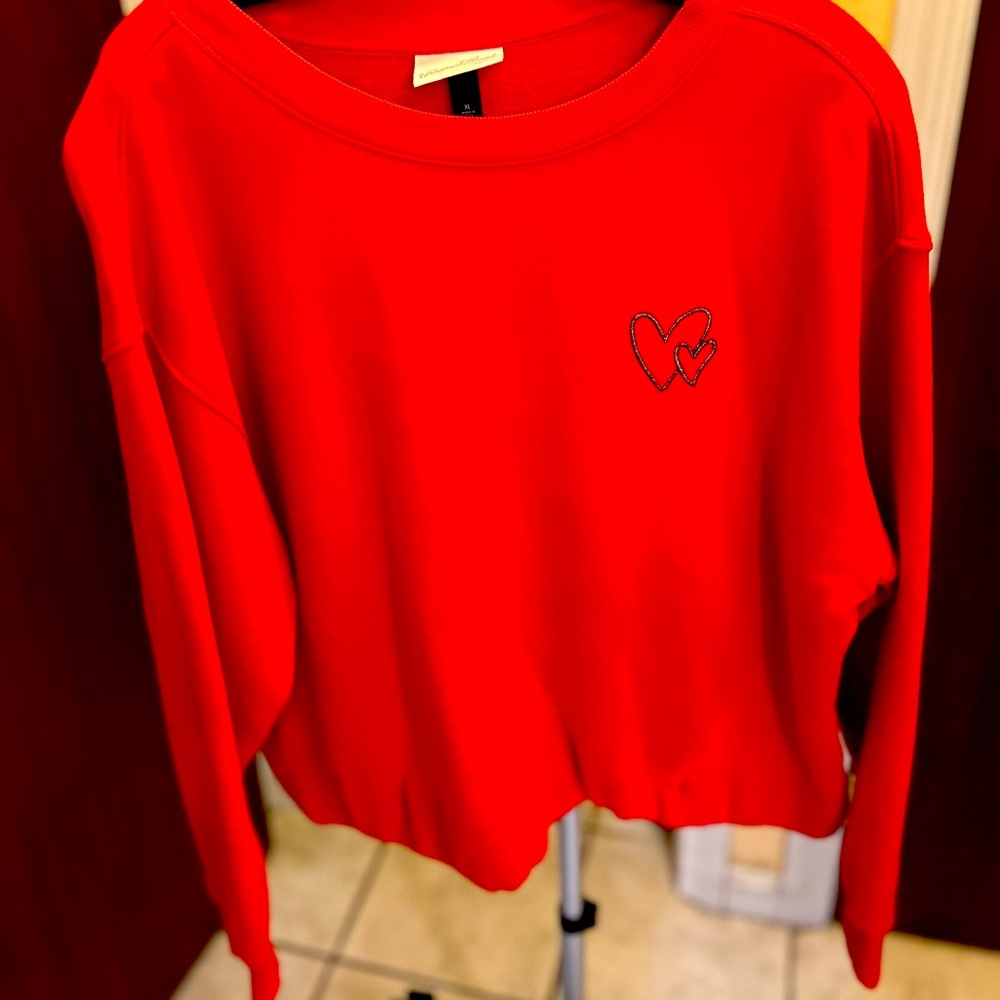 Women waist length crew neck sweatshirt